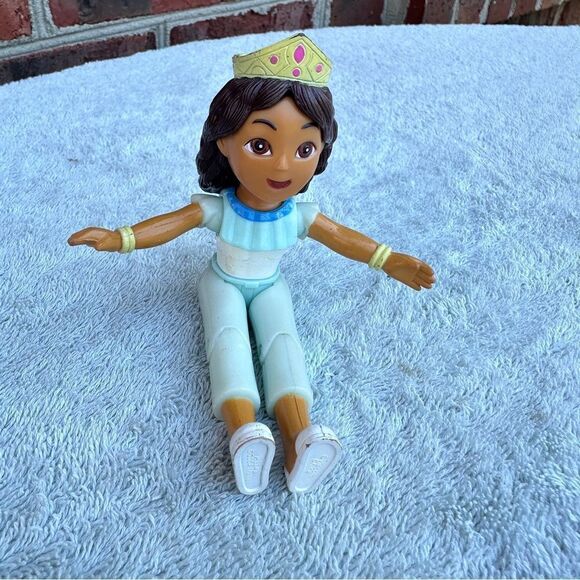 DAISY from Dora the Explorer, Poseable Doll Cousin Daisy Márquez Queen - Picture 3 of 4
